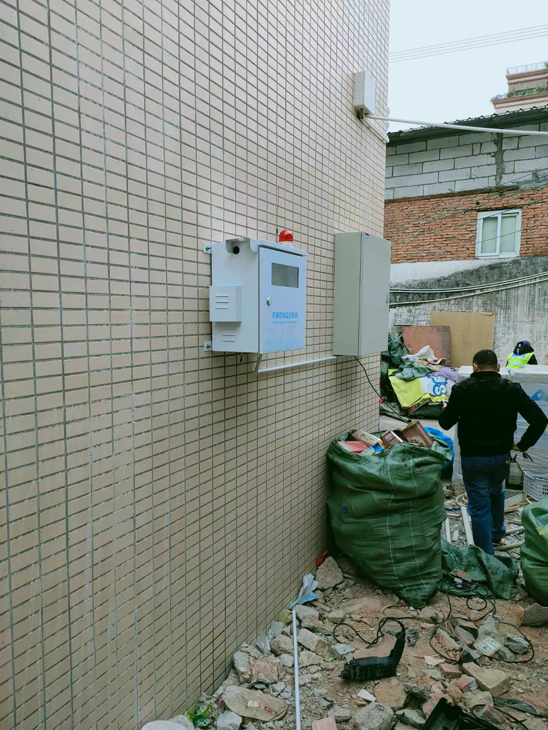 城市生活環境中,垃圾站惡臭氣體監測是有必要的 城市(shì)生活環境中,垃圾站惡臭氣體監(jiān)測是有必要(yào)的